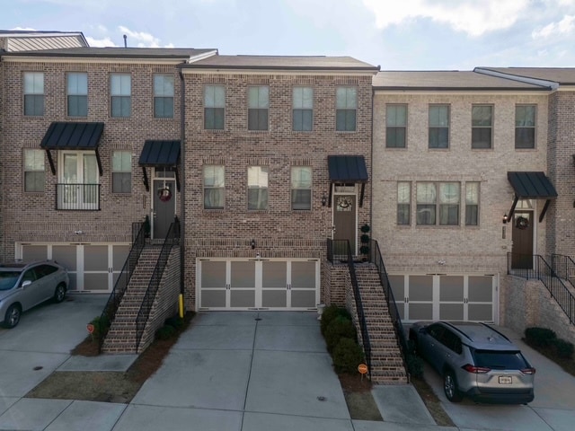 Building Photo - 2345 Tarben Dr