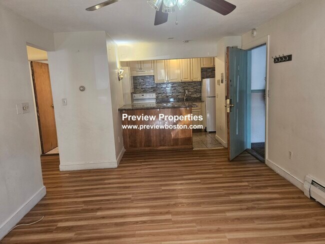 Foto del edificio - 12 Commonwealth Ct