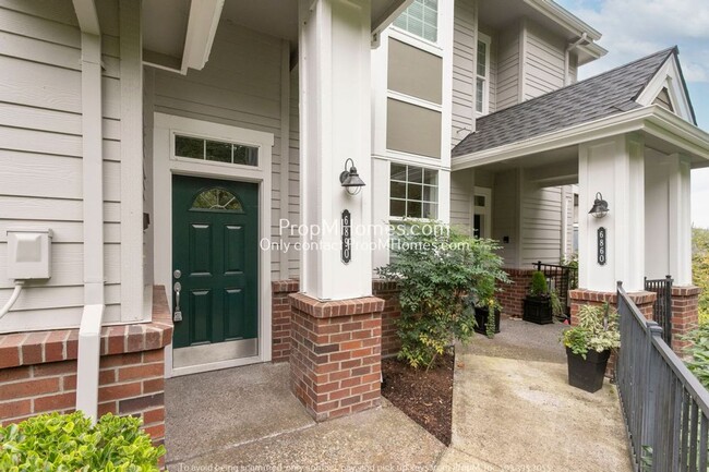 Foto del edificio - Charming Two-Bedroom Condo in West Linn: M...