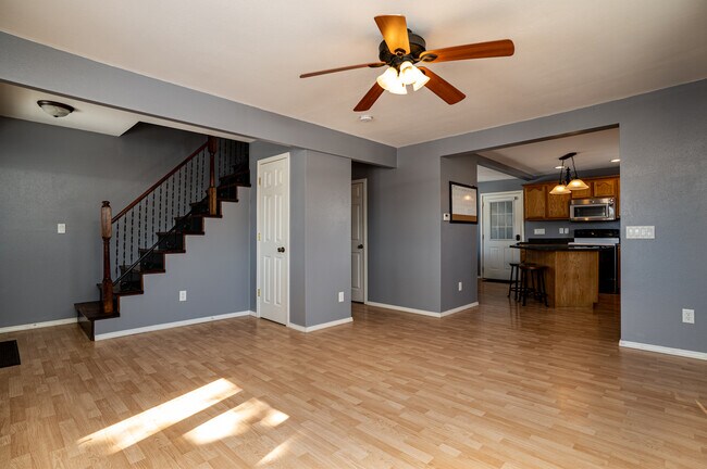 Foto del edificio - 819 11th Ave SE