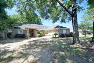Building Photo - 2606 Pinto Ln