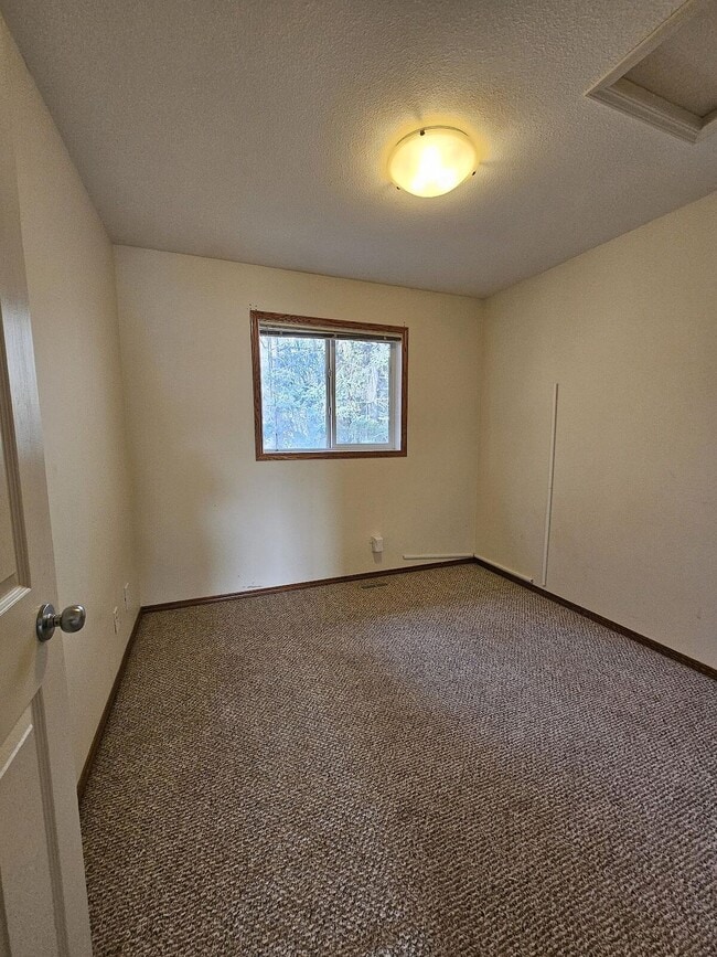 Building Photo - Townhouse in Lacombe