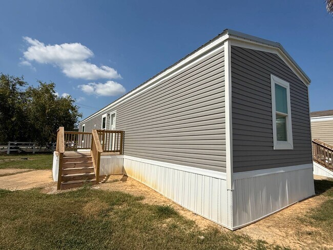 Foto del edificio - 8400 W Oaklawn Rd