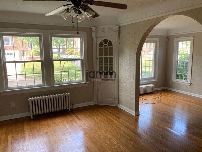 Foto del edificio - 3722 Meadowbrook Blvd