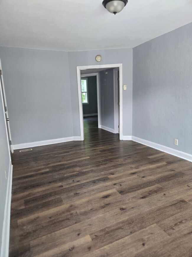Foto del edificio - 4921 Brookwood Rd