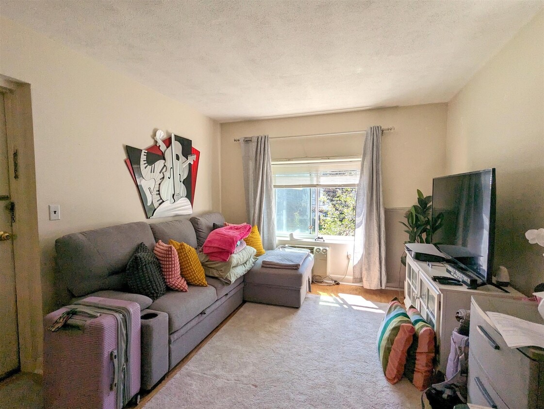 Foto principal - 998 Massachusetts Ave