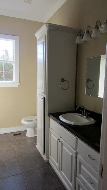 Building Photo - 851 Madison St