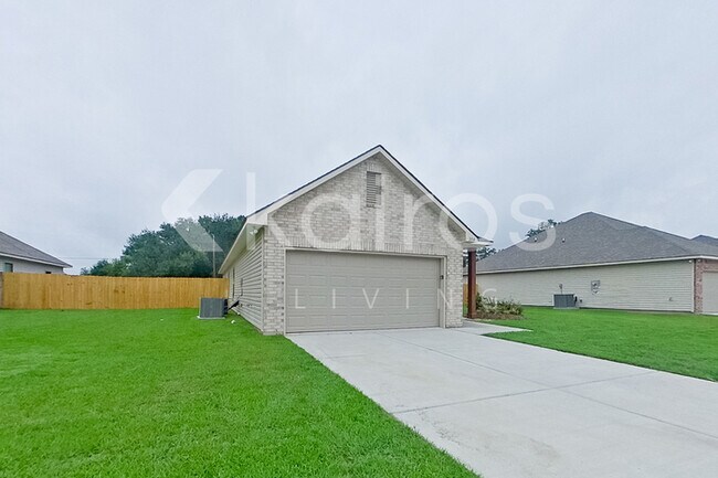 Foto del edificio - 206 Carencro St