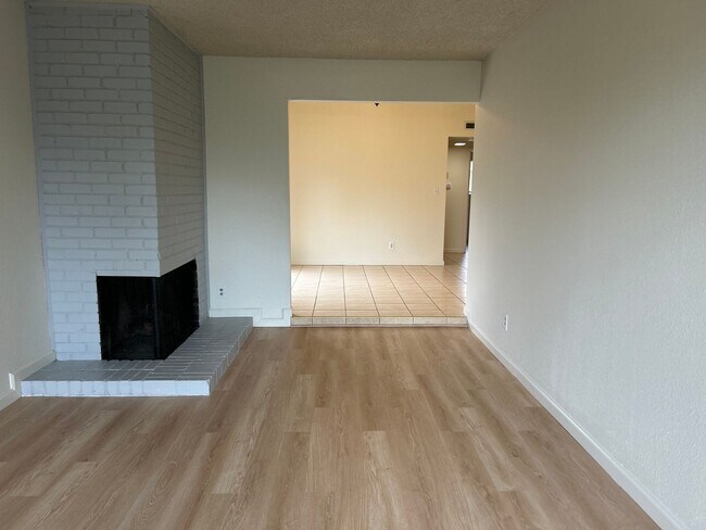 Foto del edificio - 10149-10151 Satow Drive