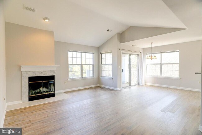Building Photo - 5608 Willoughby Newton Dr