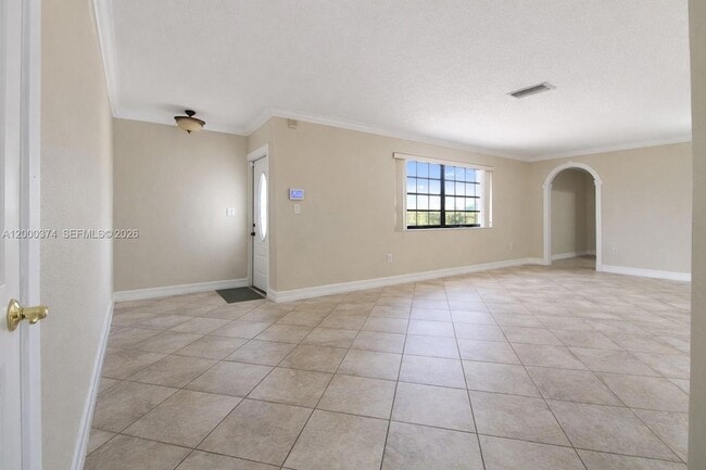 Building Photo - 6331 SW 94th Ave