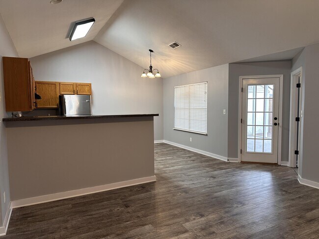Building Photo - 5264 Blue Star Dr