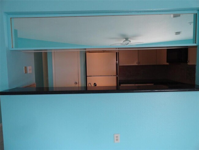 Building Photo - 7312 Seawall Blvd