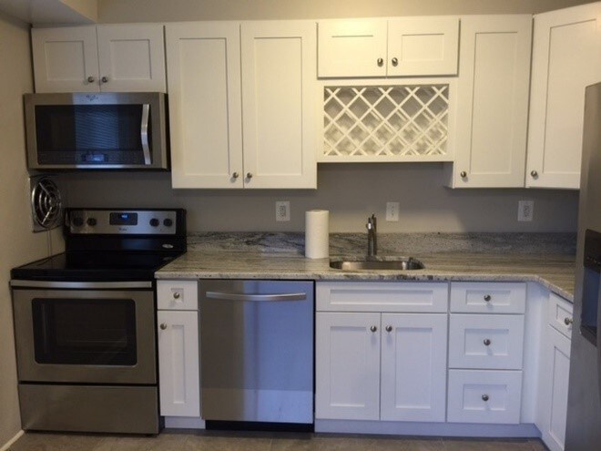 kitchen - 5015 Sentinel Dr