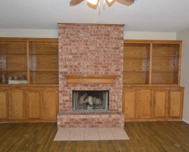 Foto del edificio - 6302 34th Pl