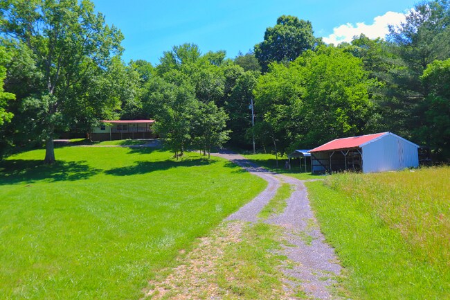 Building Photo - 671 Wolf Hill Rd
