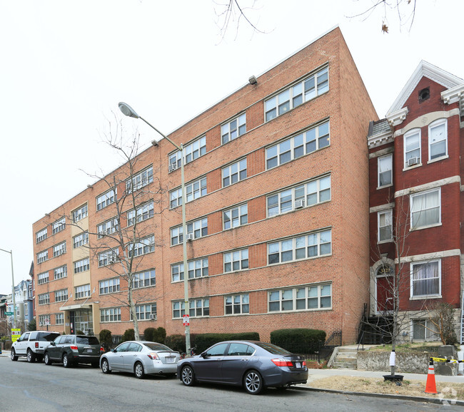 Building Photo - Holmead Apartments