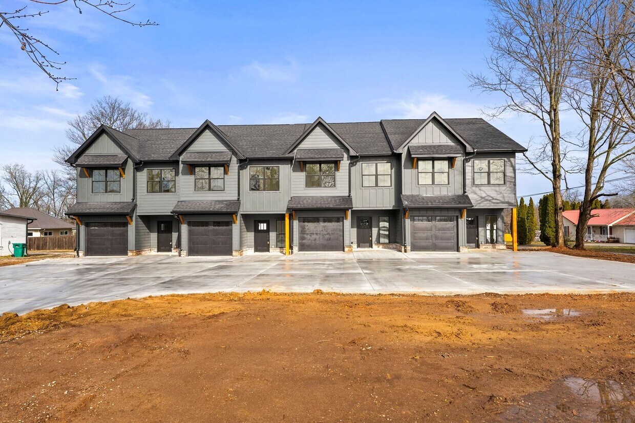 Foto principal - BRAND NEW 3 Bed 2.5 Bath Townhomes in Winc...