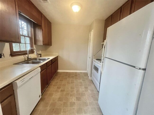 Building Photo - 4550 Broadwater Trail