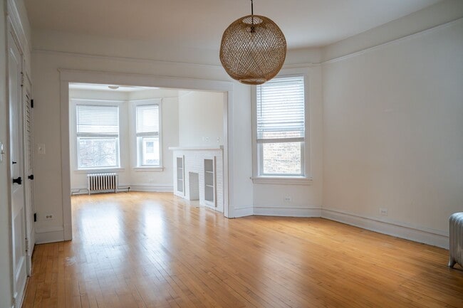 Building Photo - Little Albany