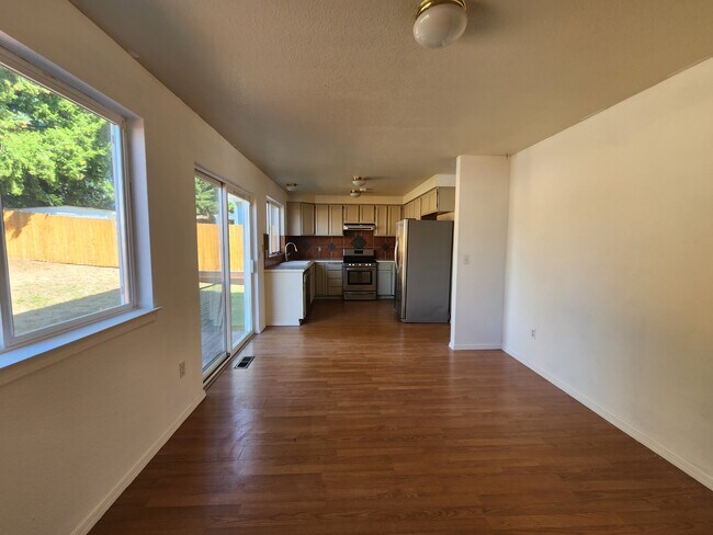 Foto del edificio - 6013 Thornbury Dr SE