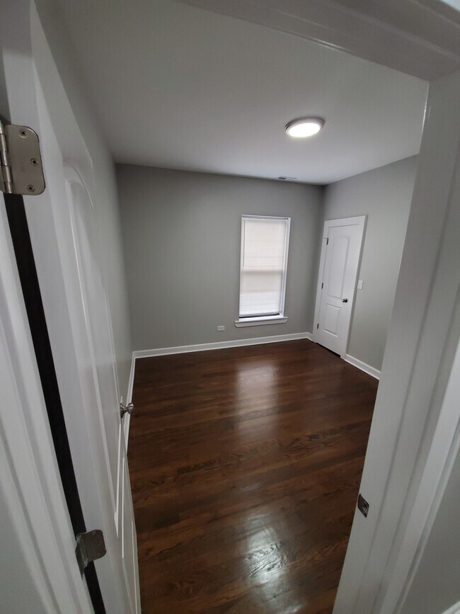 Bedroom - 847 E 64th Pl