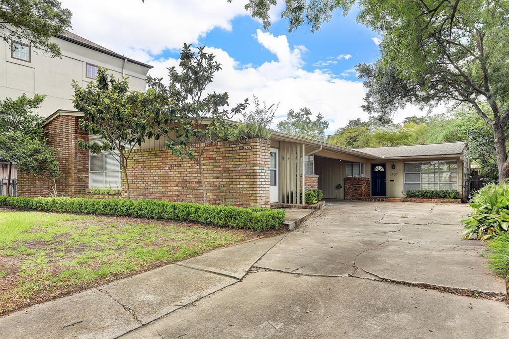 Foto principal - 3925 Childress St
