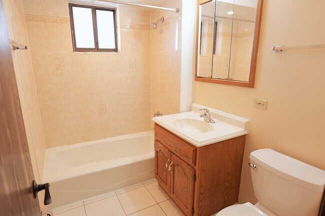 Foto del edificio - 15741 Thomas Ln