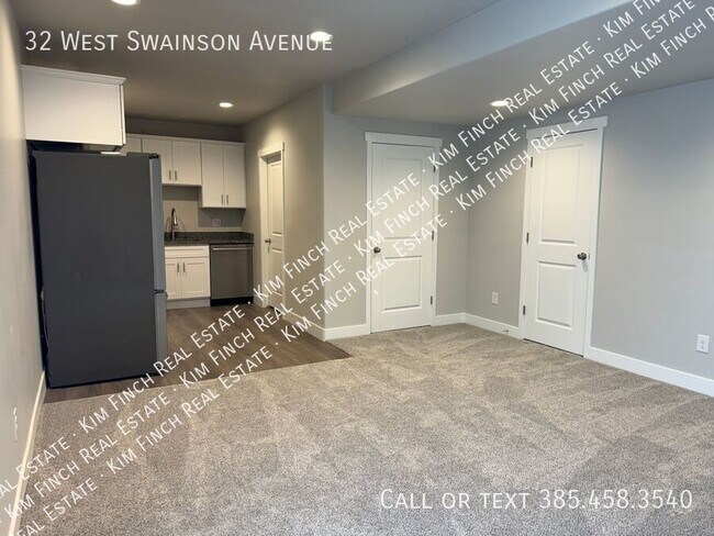 Foto del edificio - 32 W Swainson Ave