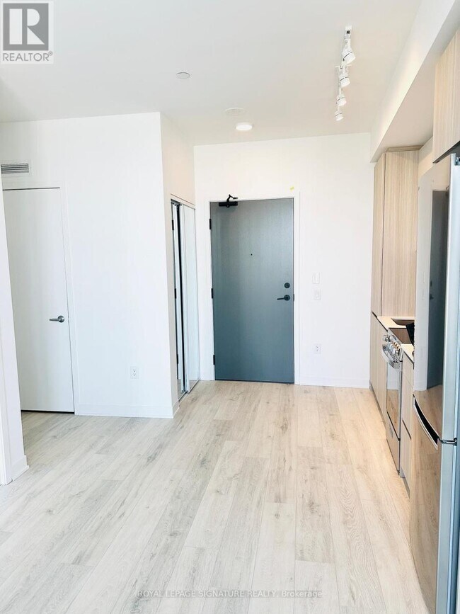 Photo du bâtiment - 20 All Nations Dr