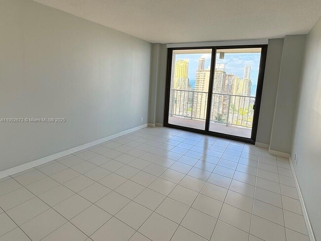 Foto del edificio - 290 174th St St