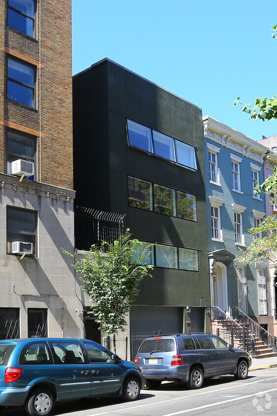 Foto principal - 206 W 15th St