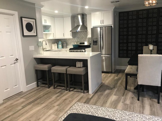 Fotografía del edificio - 828 S Falcon St