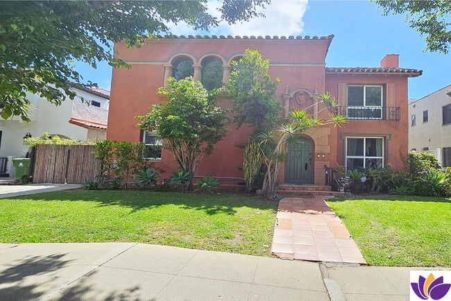 Building Photo - 1152 S Hayworth Ave