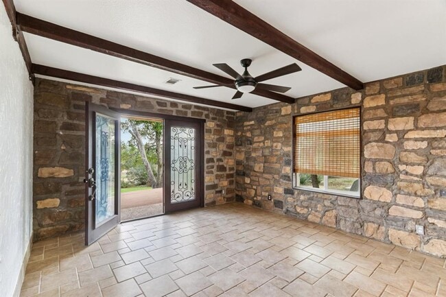 Foto del edificio - 24369 Bingham Creek Rd