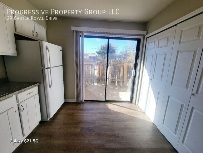 Building Photo - Charming 2-Bedroom Townhome in Pueblo West!