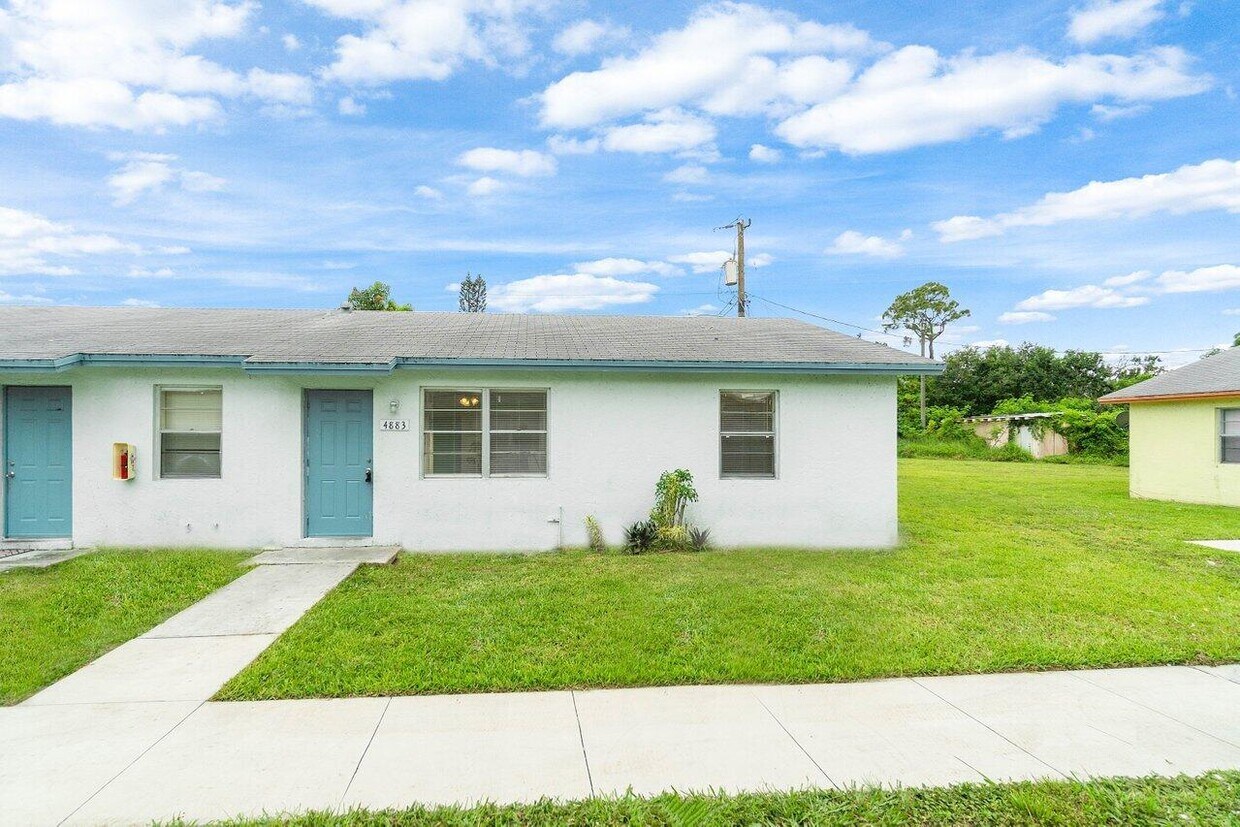4883 Gulfstream Rd, Lake Worth, FL 33461 House Rental in Lake Worth