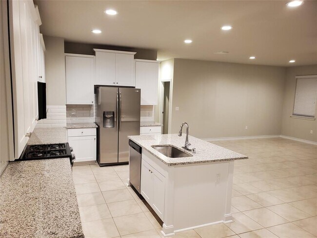 Building Photo - 10804 Mickelson Dr