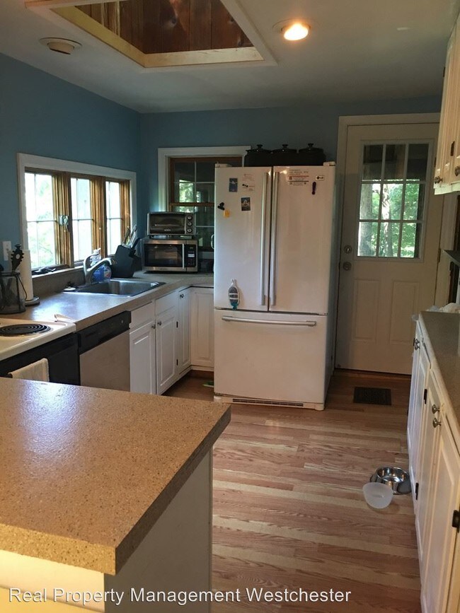 Building Photo - 2 br, 1 bath House - 149 Lake Kitchawan Drive