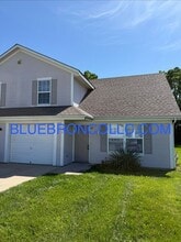 Building Photo - 213 N Crest Dr