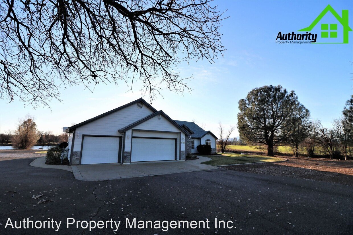 Primary Photo - 3 br, 2 bath House - 21789 Seven Lakes Ln.