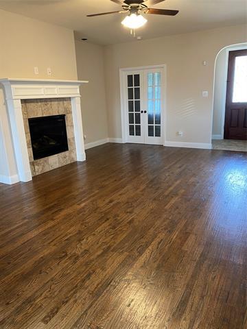 Building Photo - 984 E Villas Ct