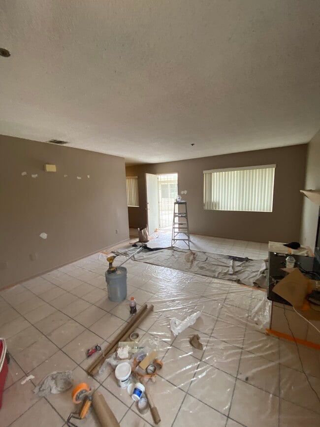 Building Photo - 44591 San Rafael Ave