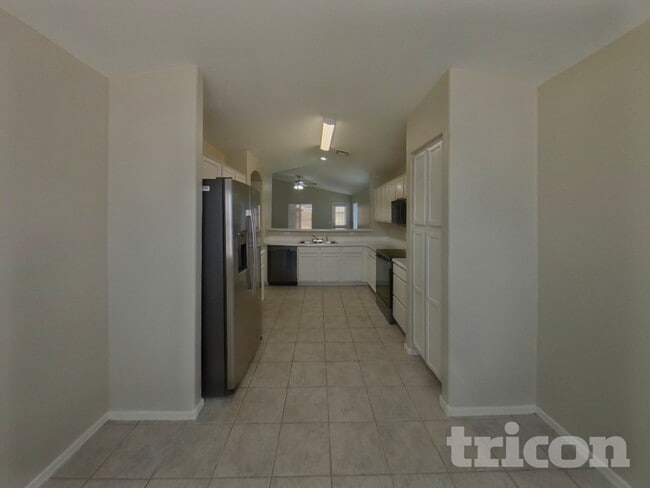 Foto del edificio - 9002 W Palm Ln