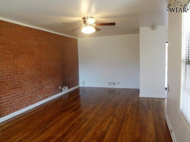 Foto del edificio - 1553 Hanover Rd