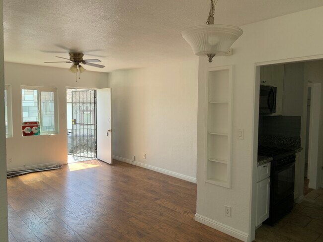 Foto del edificio - 3043 Franklin Ave