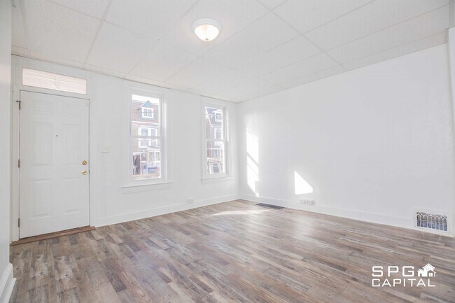 Building Photo - 729 Manor St