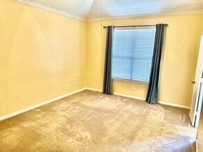 Building Photo - 25114 Diamond Ranch Dr