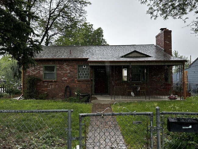 Building Photo - Charming Home in Athmar Park