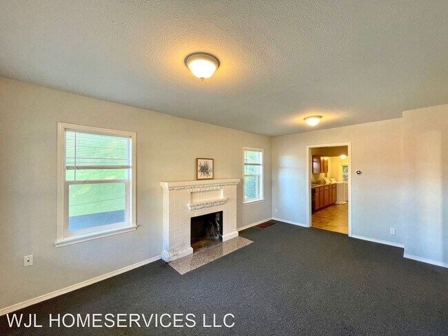 Foto del edificio - 4 br, 2 bath House - 55 W Dravus St